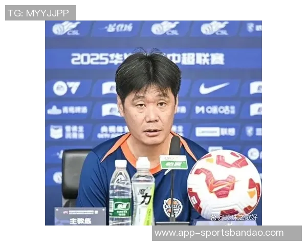 李霄鹏寄语球队专注自我展现实力期待明天比赛精彩表现 李霄鹏寄语球队专注自我展现实力期待明天比赛精彩表现